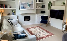 Lovely Newly Refurbished Apartment In Battersea